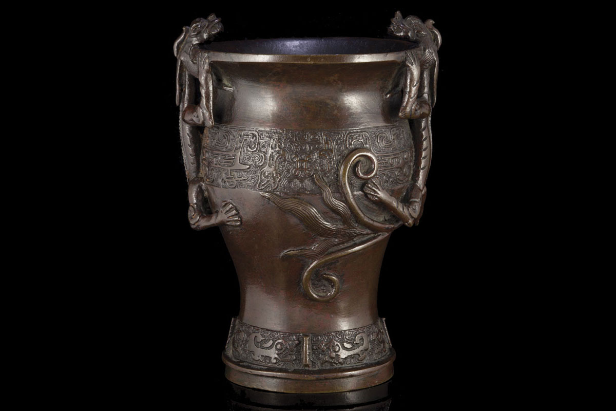 Archaic style vase