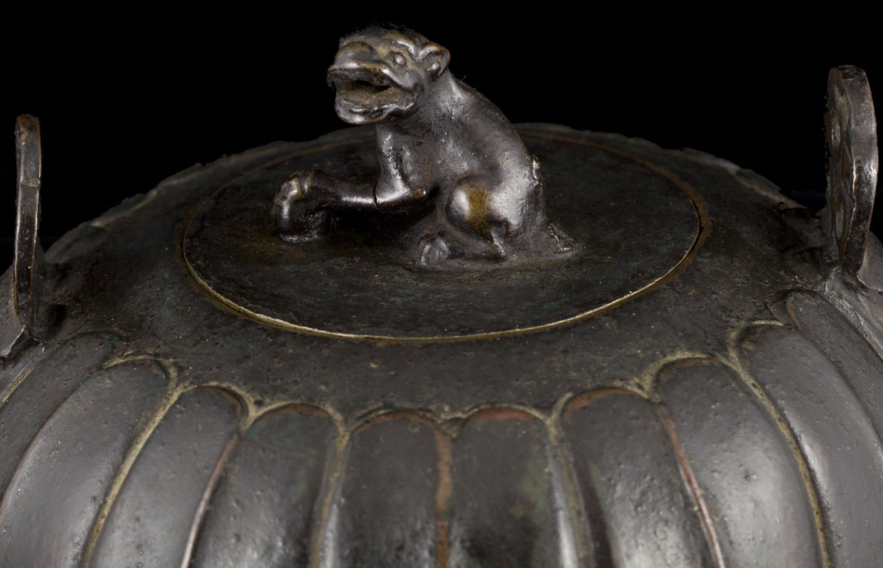 Chinese bronze teapot and cover