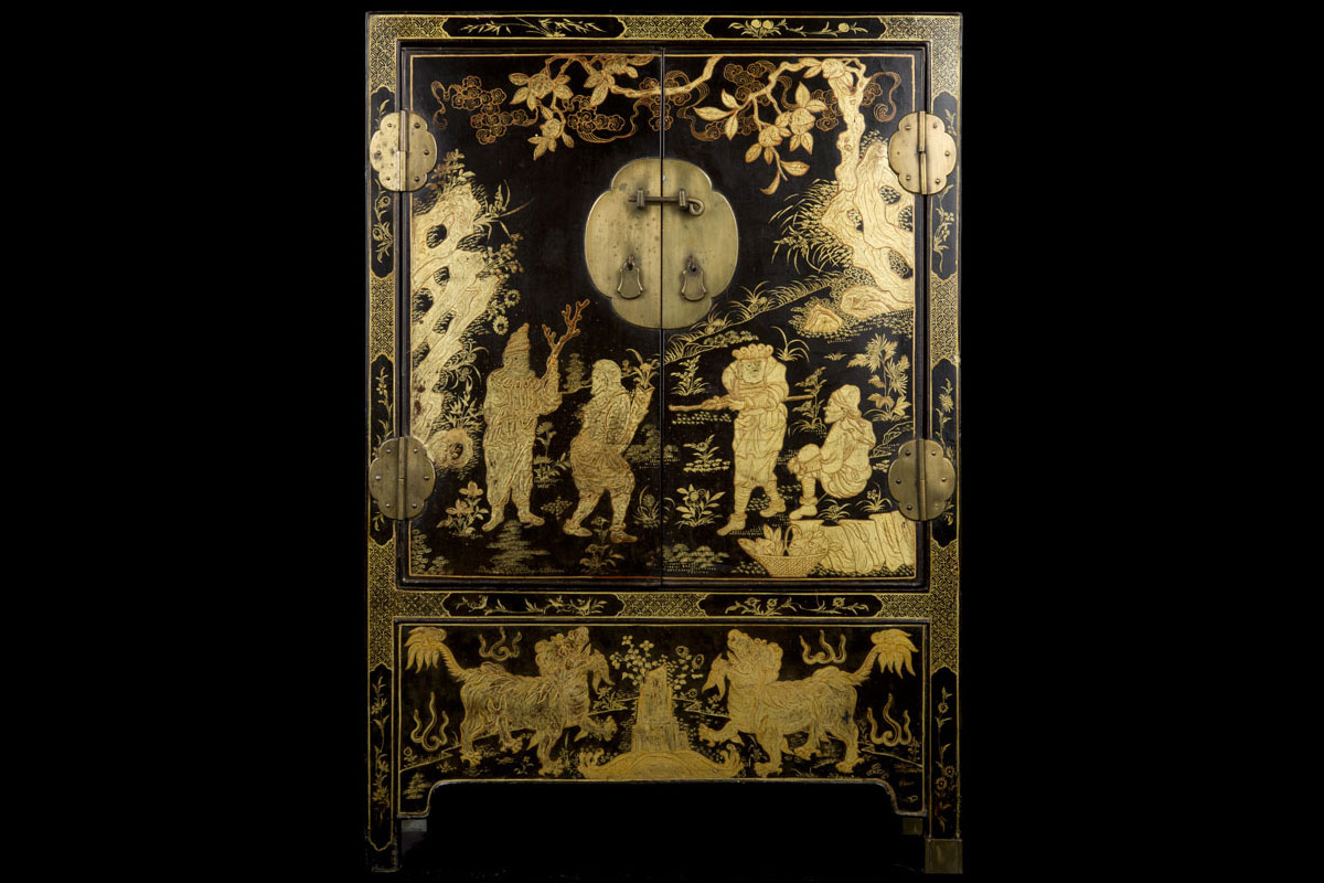 Kangxi gilt lacquer cabinet