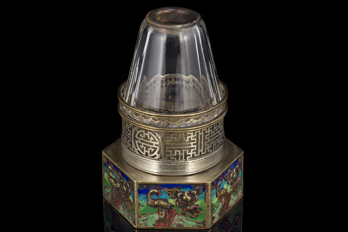 champ-levé Opium lamp