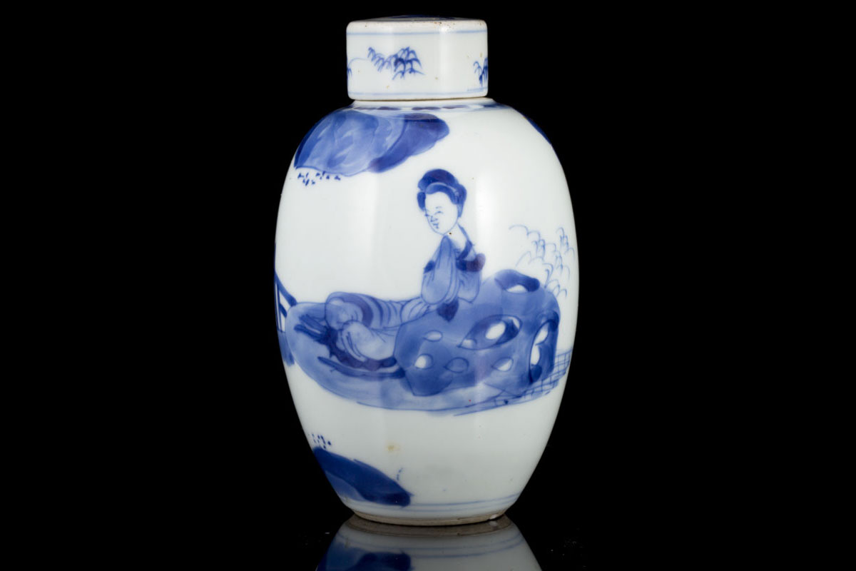 Kangxi vase with figures