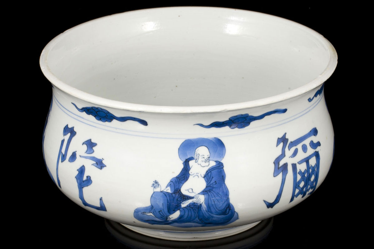 Chinese export Buddhistic figures incense porcelain bowl