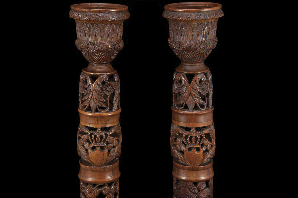 A pair of nut Pondichéry high candlesticks