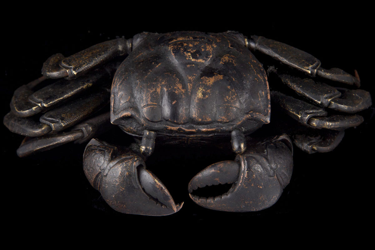 A Japanese articulated bronze crab Edo period